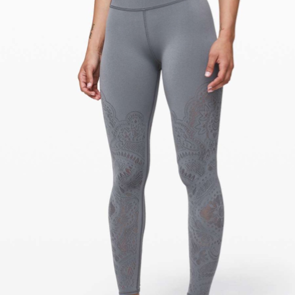 LULULEMON REVEAL TIGHT * ZEN EXPRESSION.  SOLAR GREY